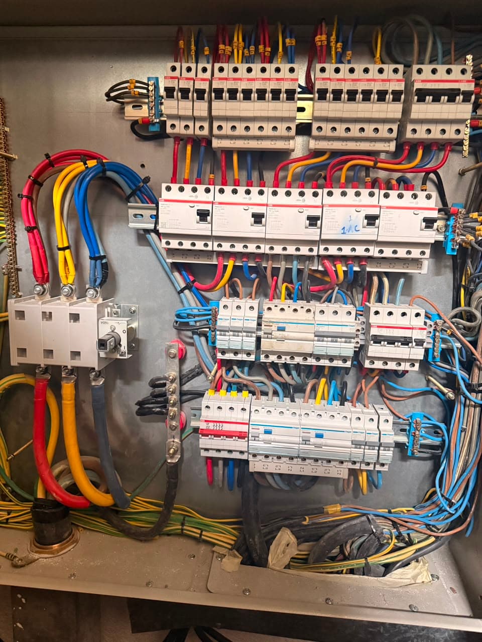 Contactor and terminal block wired into the breaker rows