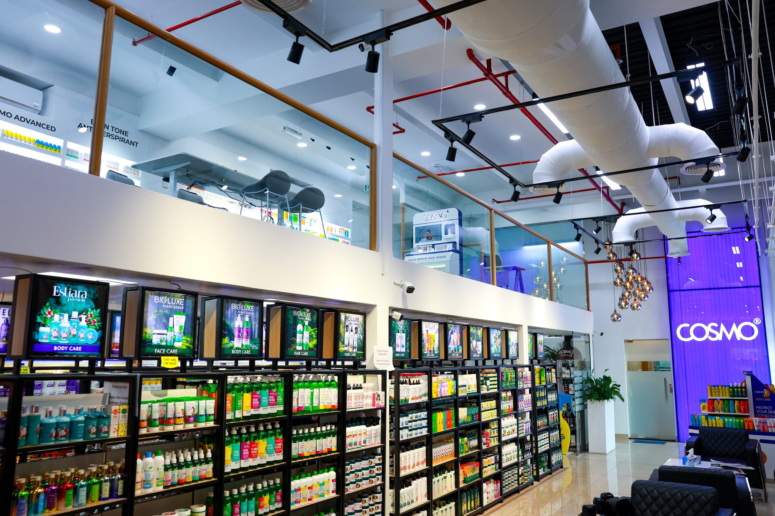 Cosmetics retail shelving under exposed services