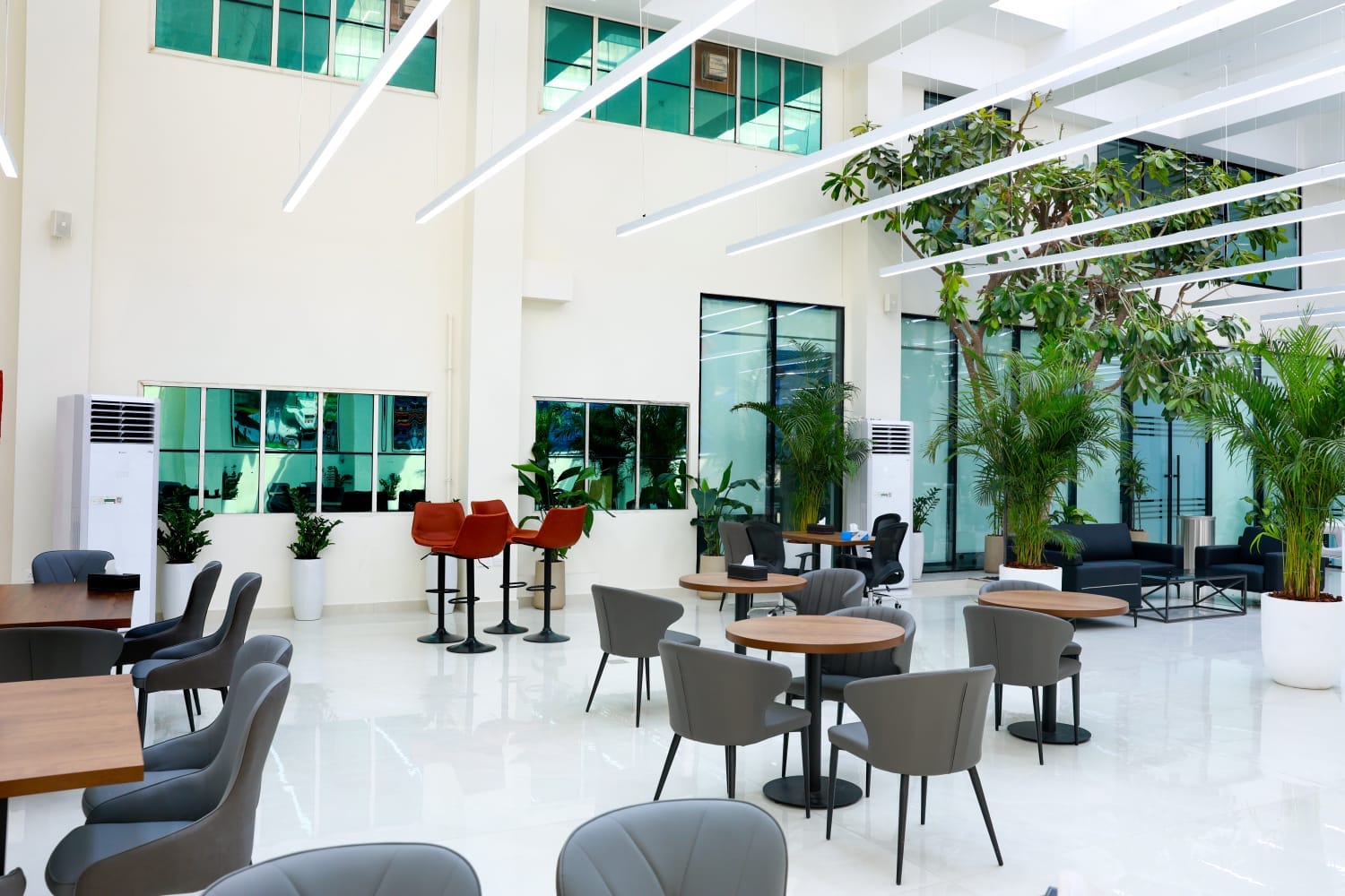 Contemporary Open-Plan Workspace — project photograph 3