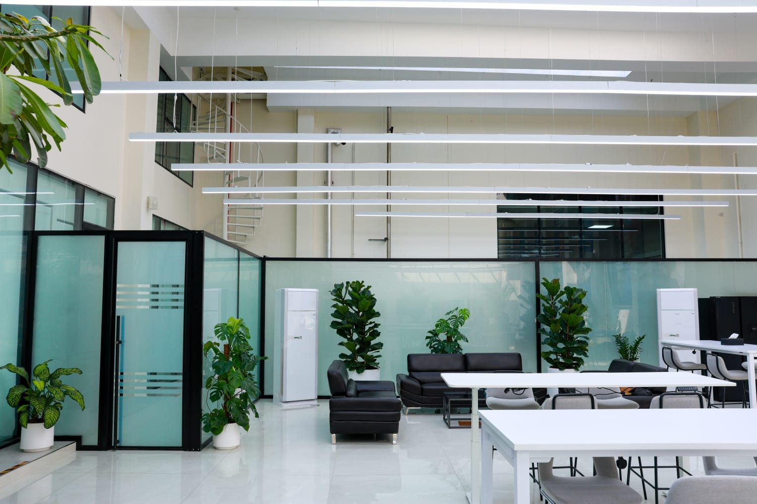 Contemporary Open-Plan Workspace — project photograph 9