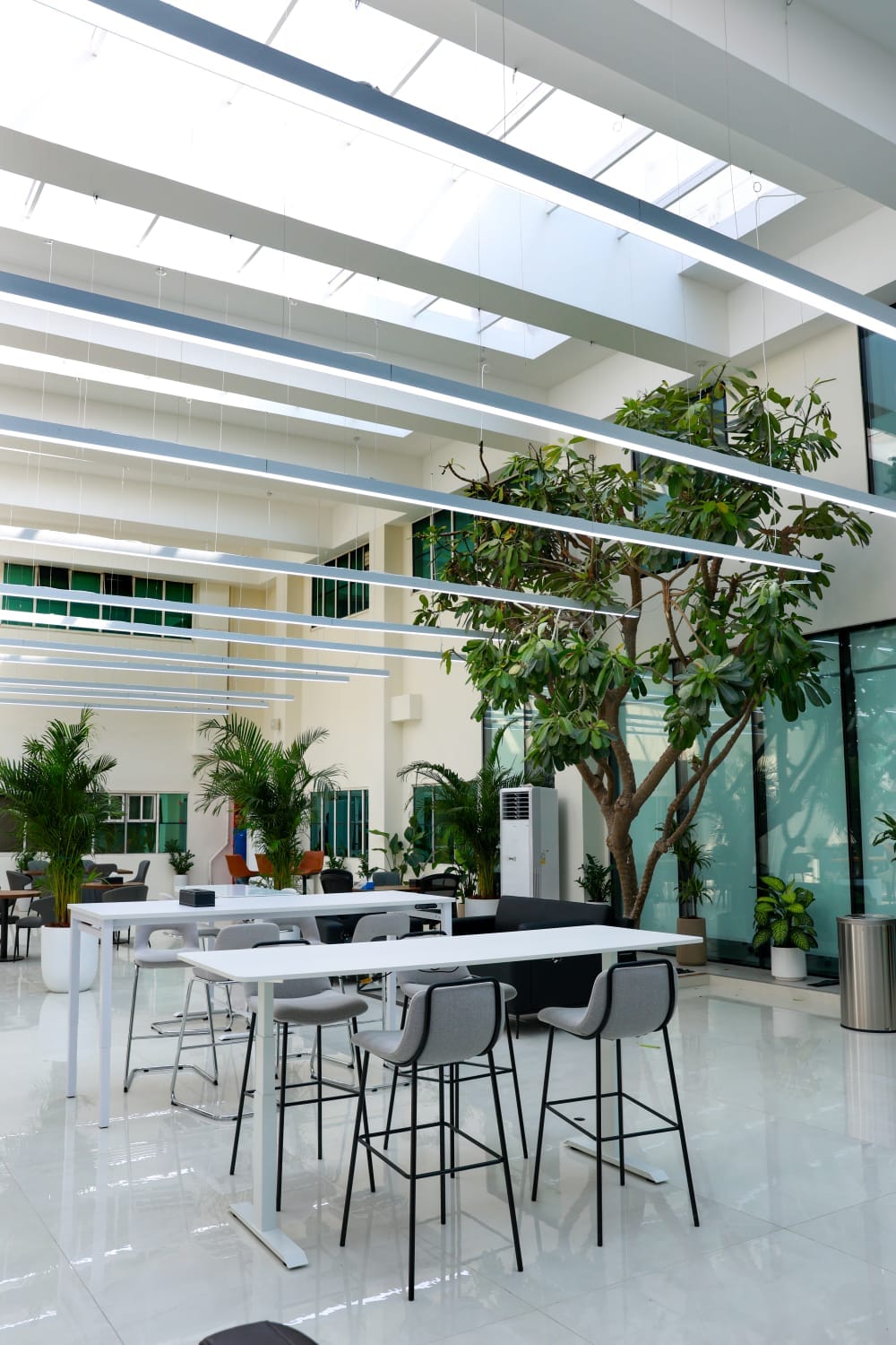 Contemporary Open-Plan Workspace — project photograph 5