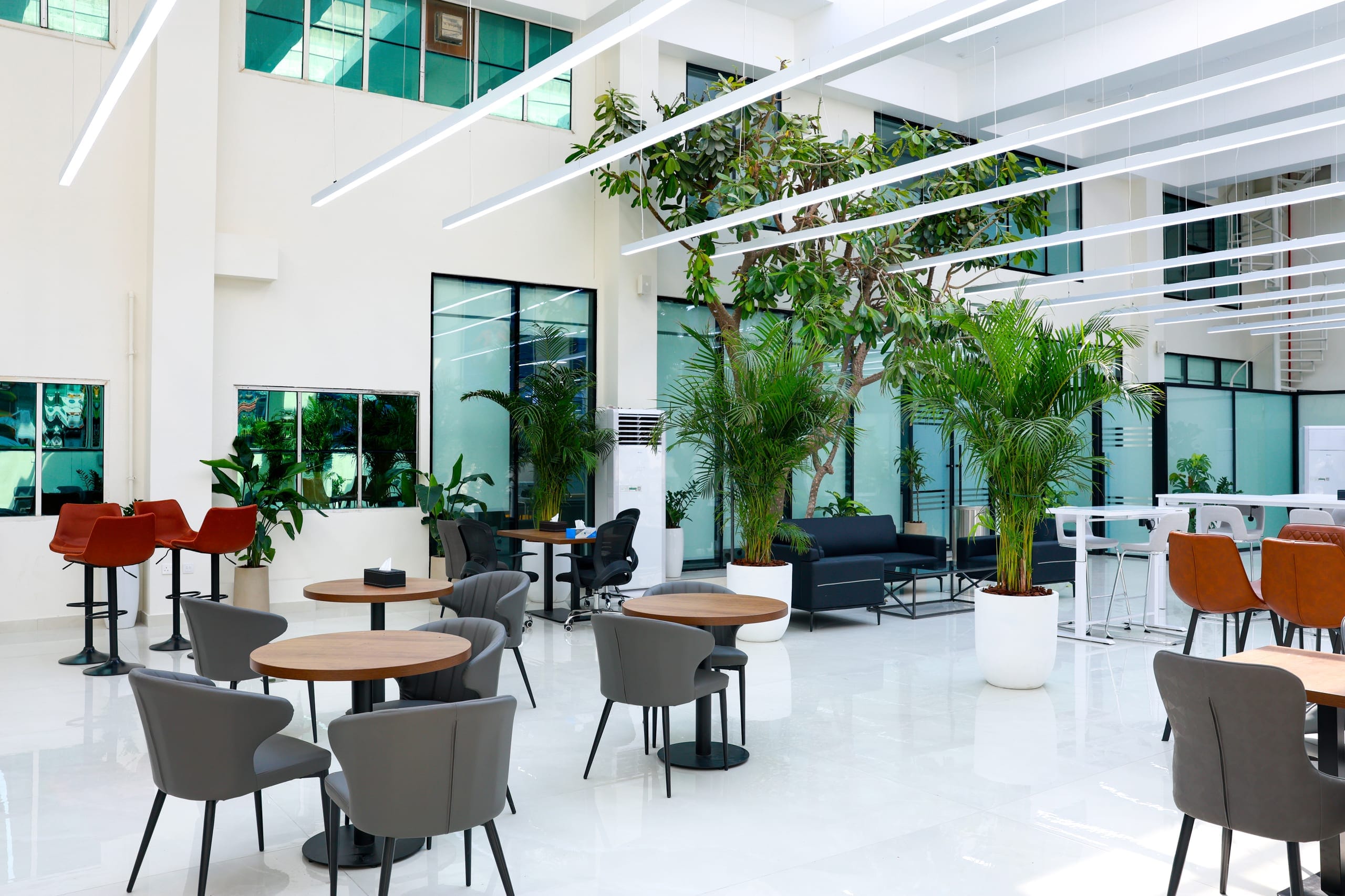 Contemporary Open-Plan Workspace — project photograph 1