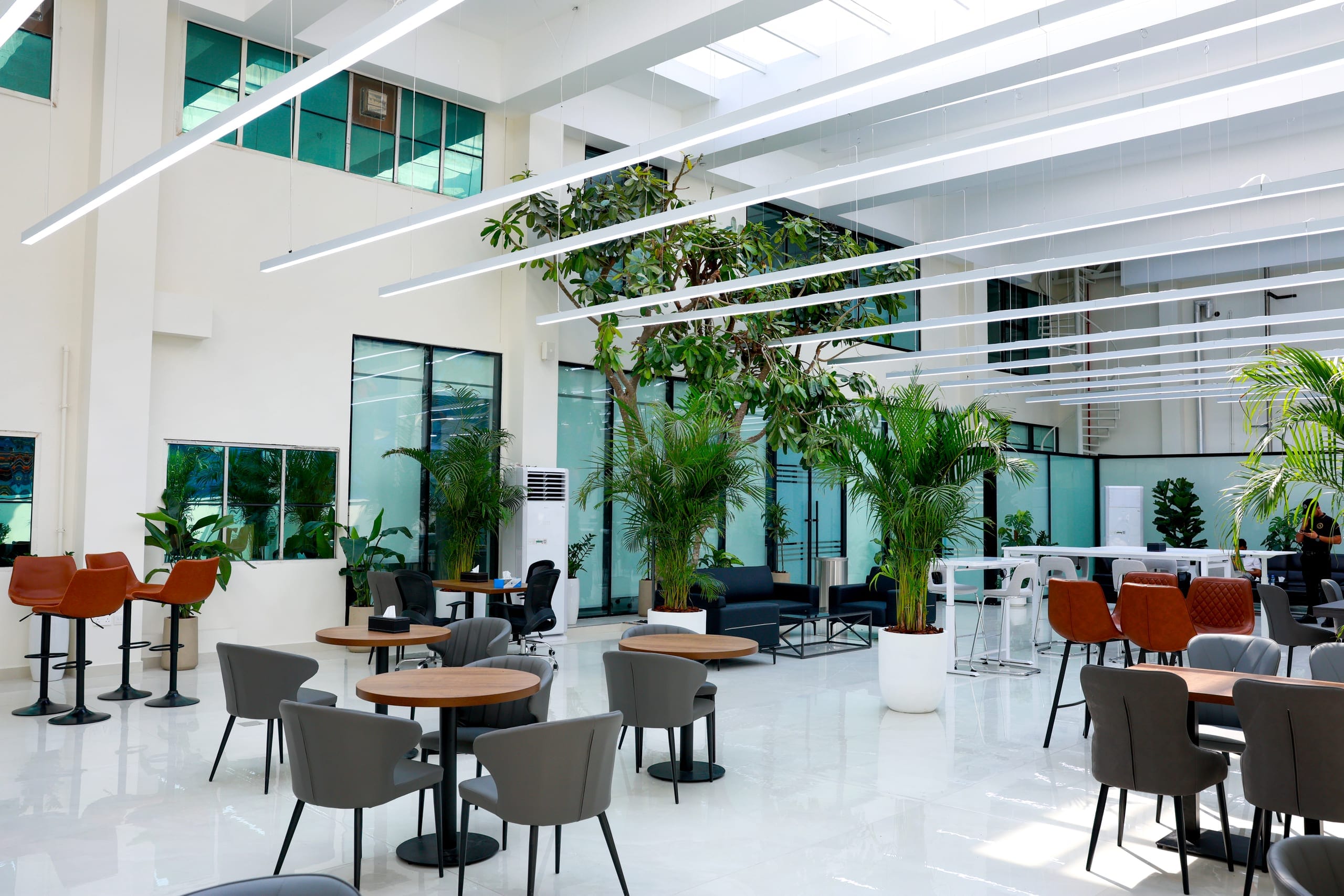 Contemporary Open-Plan Workspace — project photograph 2